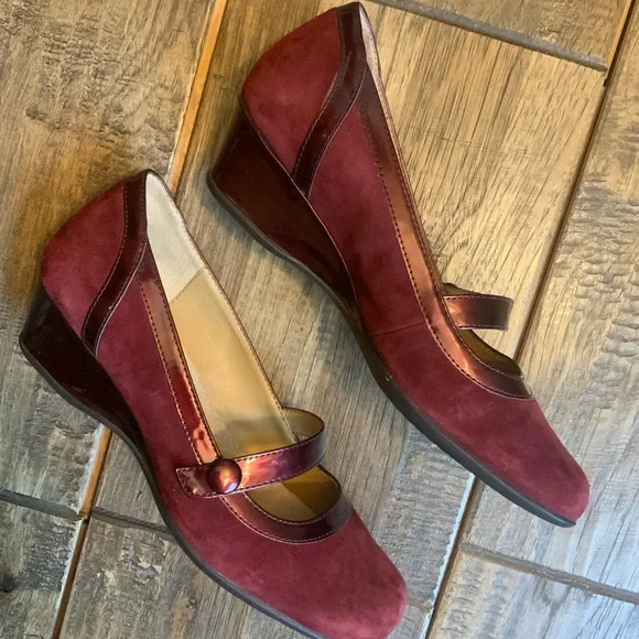 Softspots Shoes Softspots Suede And Patent Leather Wedge Size